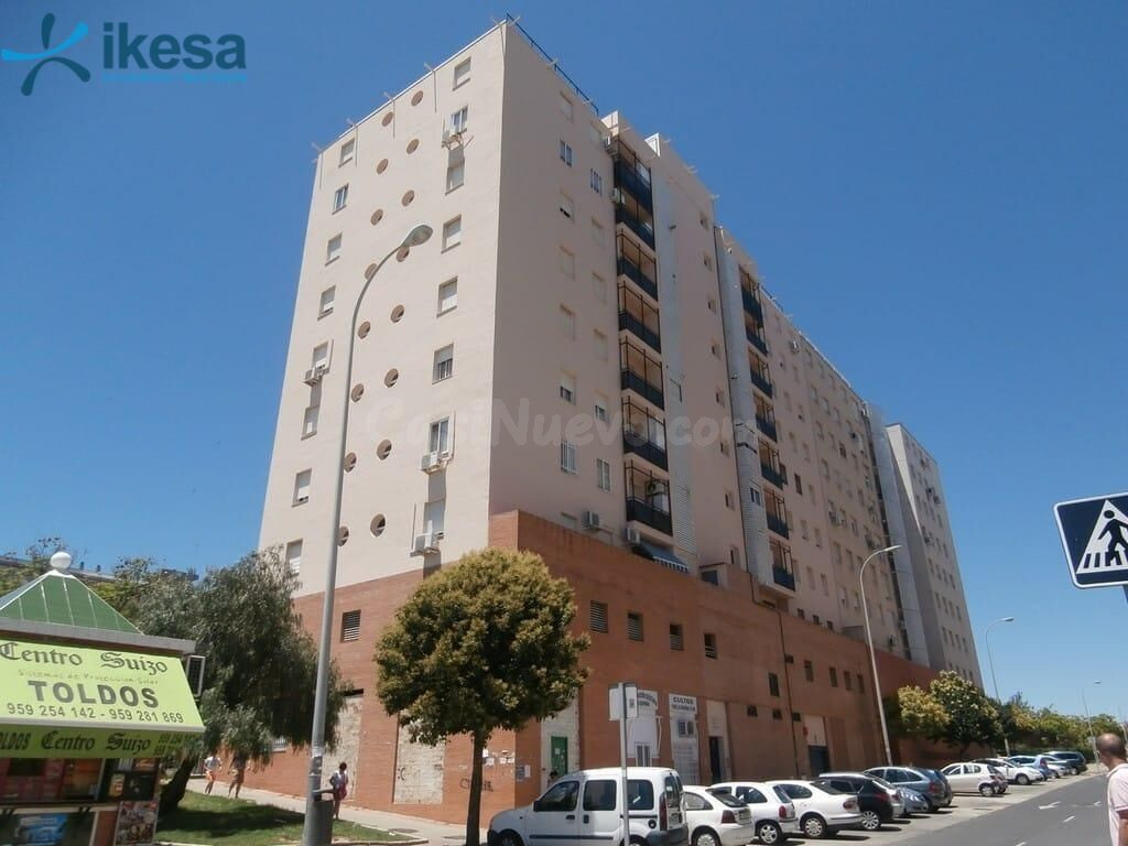 Venta de Piso en Calle Higuera De La Sierra, ACTIVO INMOBILIARIO SIN POSESIÓN