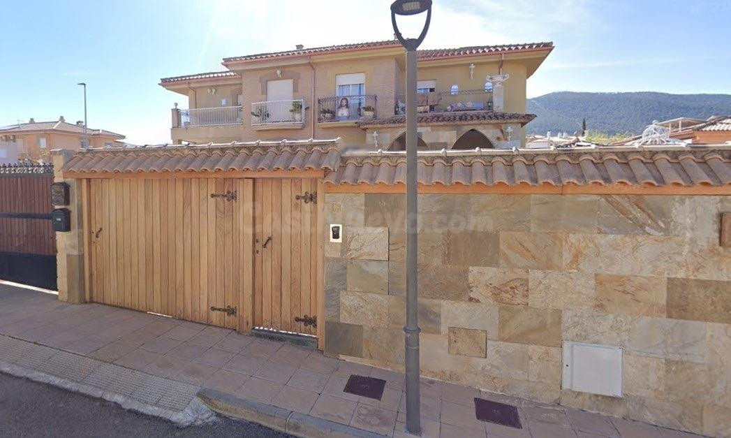 VENTA DE CHALET EN LA GUARDIA DE JAEN (JAÉN)