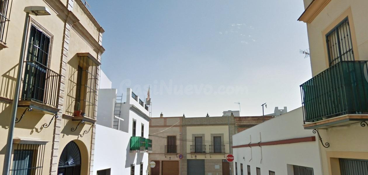 VENTA DE CASA ADOSADA EN CORIA DEL RÍO (SEVILLA)