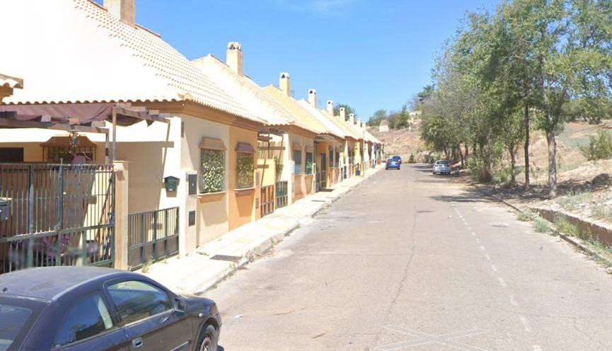 VENTA DE ADOSADO EN VILLANUEVA DEL RÍO Y MINAS (SEVILLA)