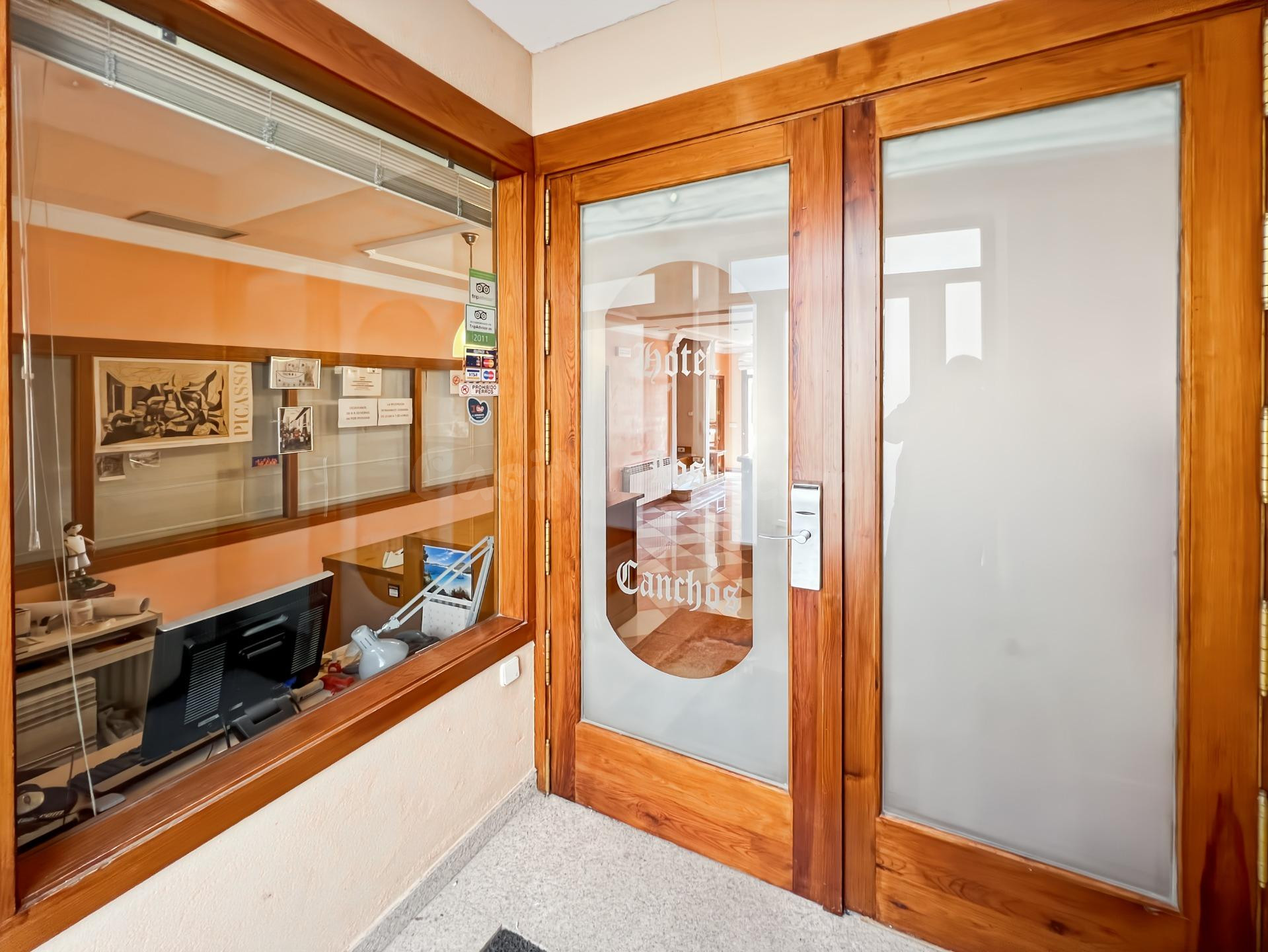 IMPRESIONANTE PROPIEDAD DE 506 M2 EN BUITRAGO: GRAN CASA FAM - foto 3
