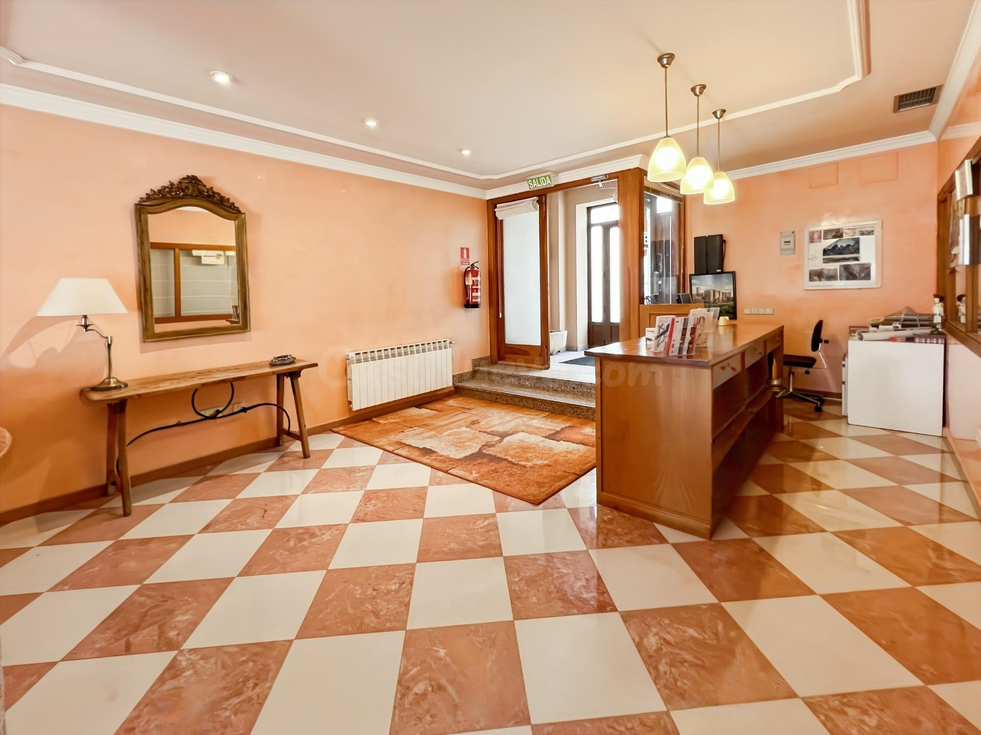 IMPRESIONANTE PROPIEDAD DE 506 M2 EN BUITRAGO: GRAN CASA FAM - foto 4