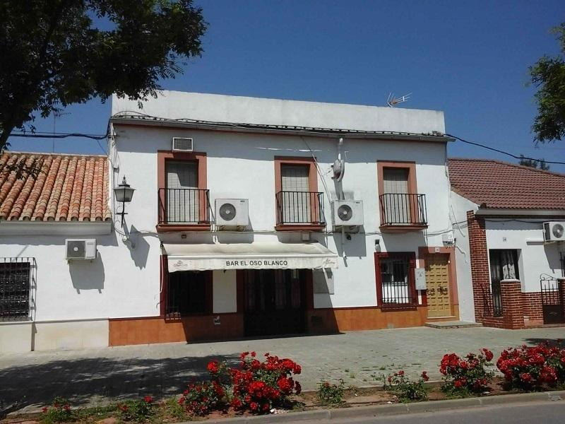 Casa adosada + local en Cañada Rosal - Sevilla