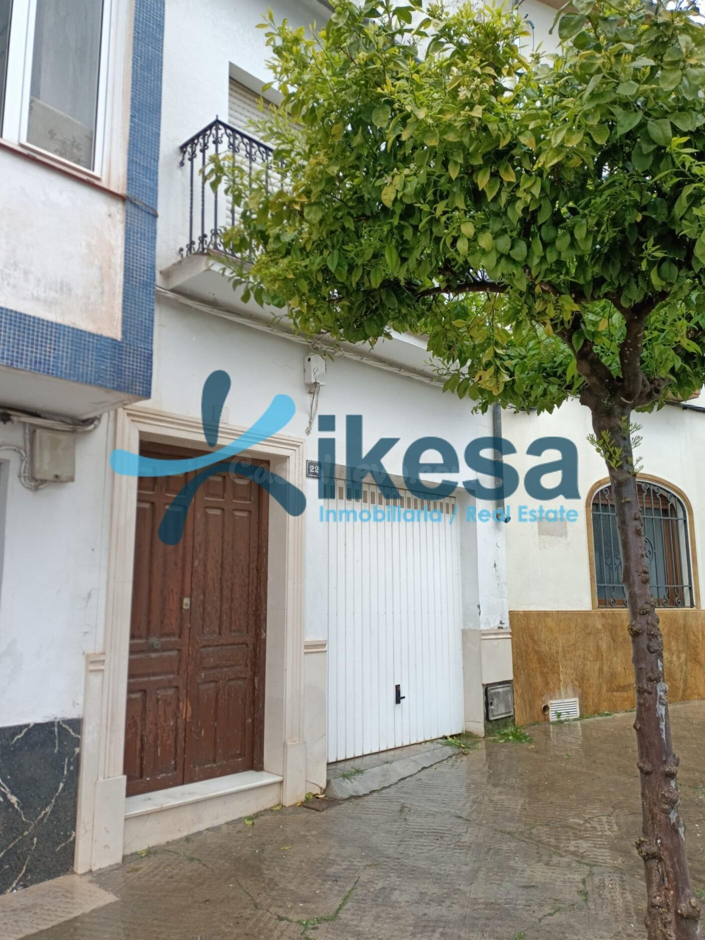 Casa adosada en Montilla !!. Céntrica y con garaje.
