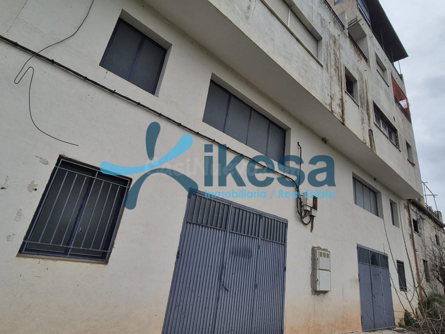 VENTA DE 5 LOCALES EN SANTA CRUZ DEL COMERCIO (GRANADA)