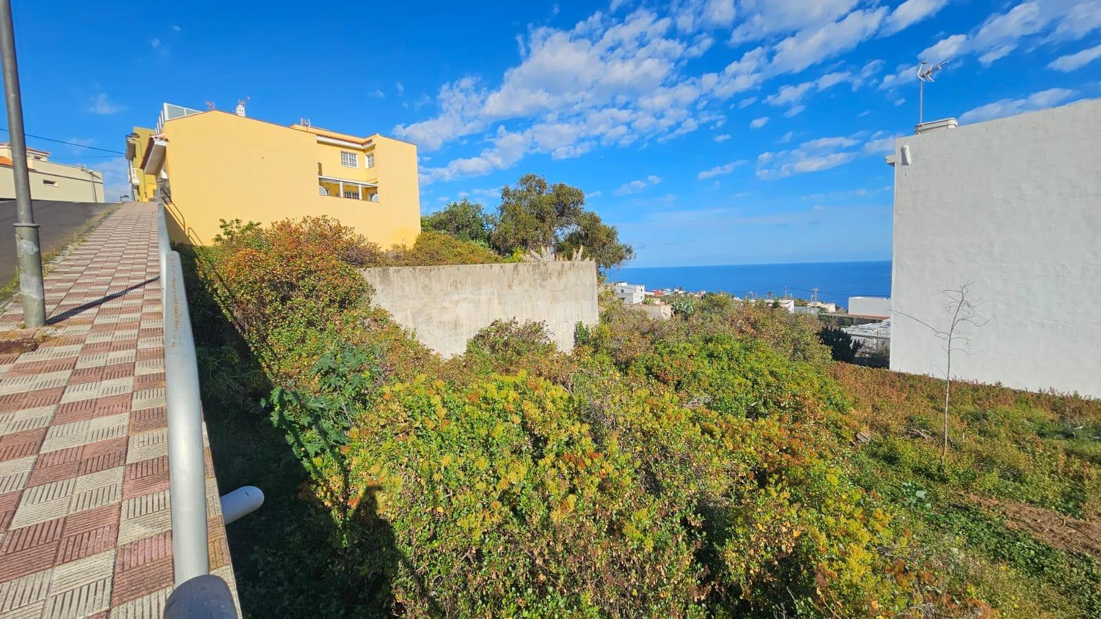 Terreno urbano con gran potencial en el norte de Tenerife – Ideal para pequeño desarrollo residencial