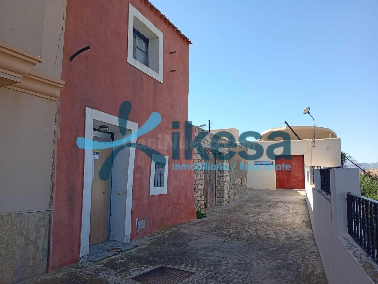 VENTA DE CASA ADOSADA EN SORBAS (ALMERÍA)