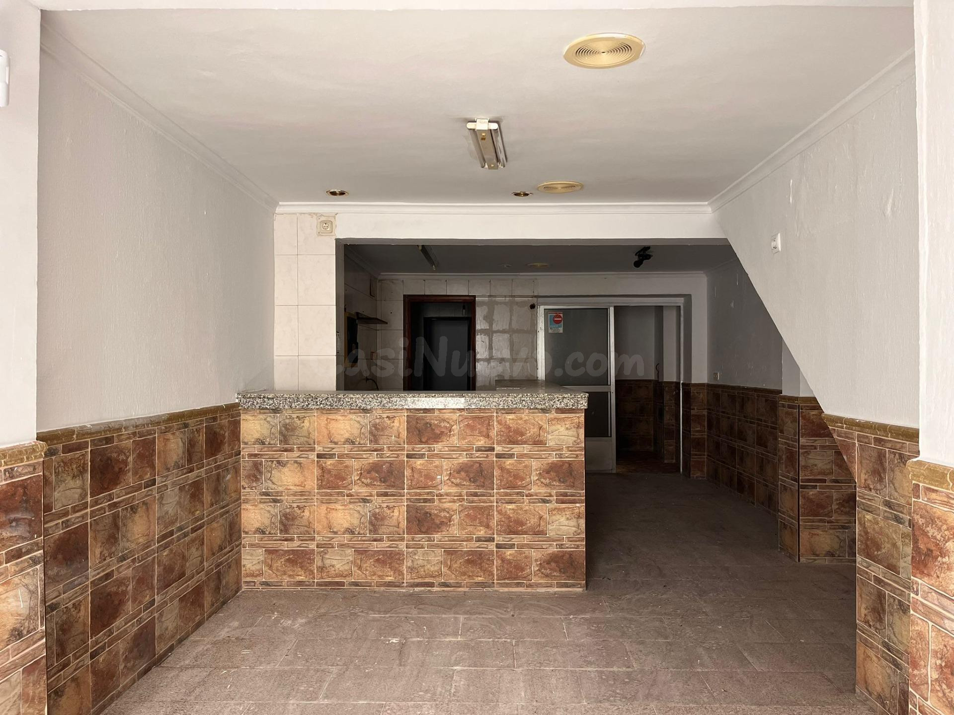 Venta de Adosado + Local Comercial en Morón de la Frontera, Sevilla