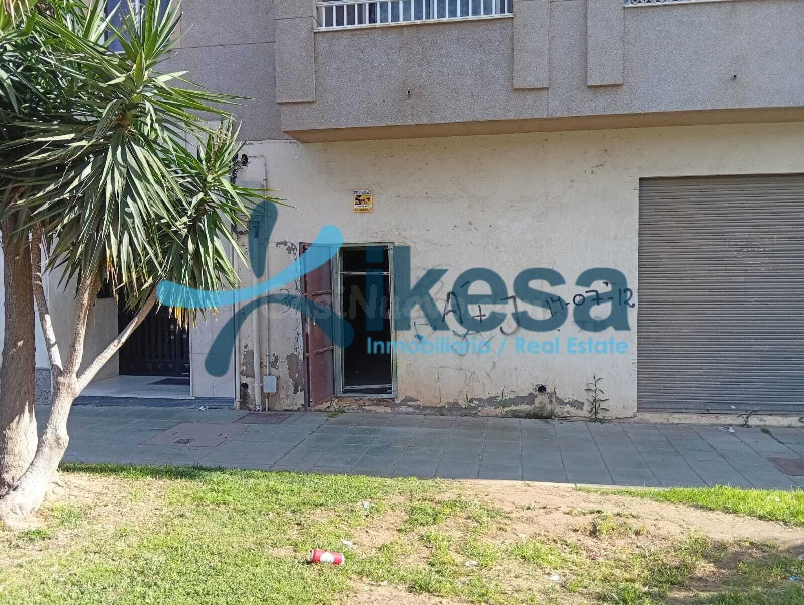 VENTA DE LOCAL EN EL EJIDO (ALMERÍA)