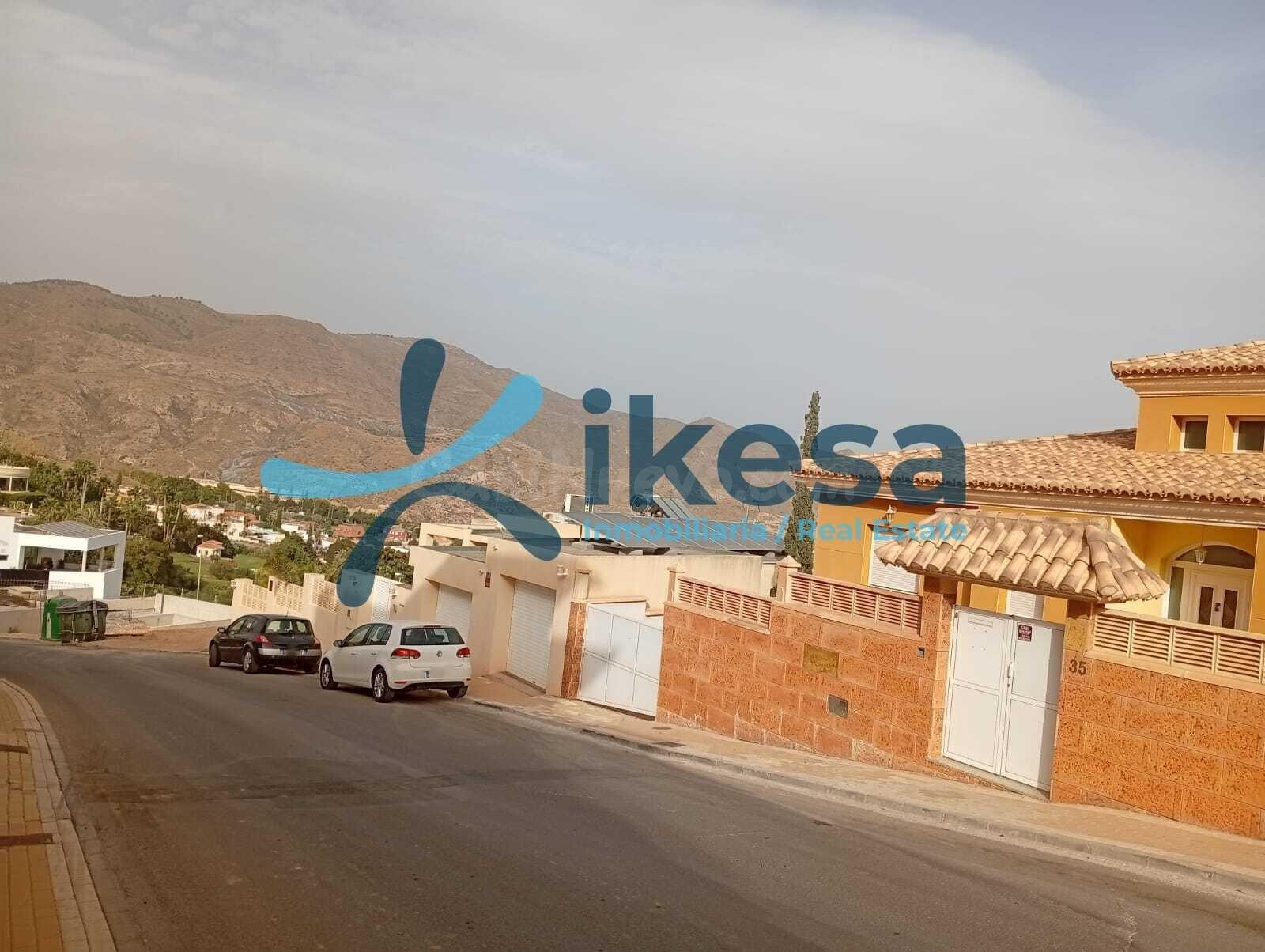 VENTA DE CASA EN VÍCAR (ALMERÍA)