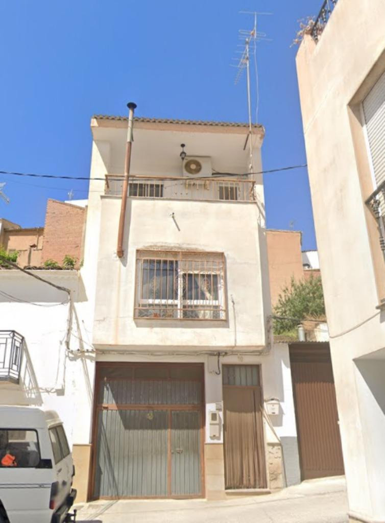 VENTA DE CASA ADOSADA EN QUESADA (JAÉN)