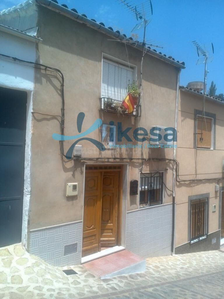 VENTA DE CASA ADOSADA (JAÉN)