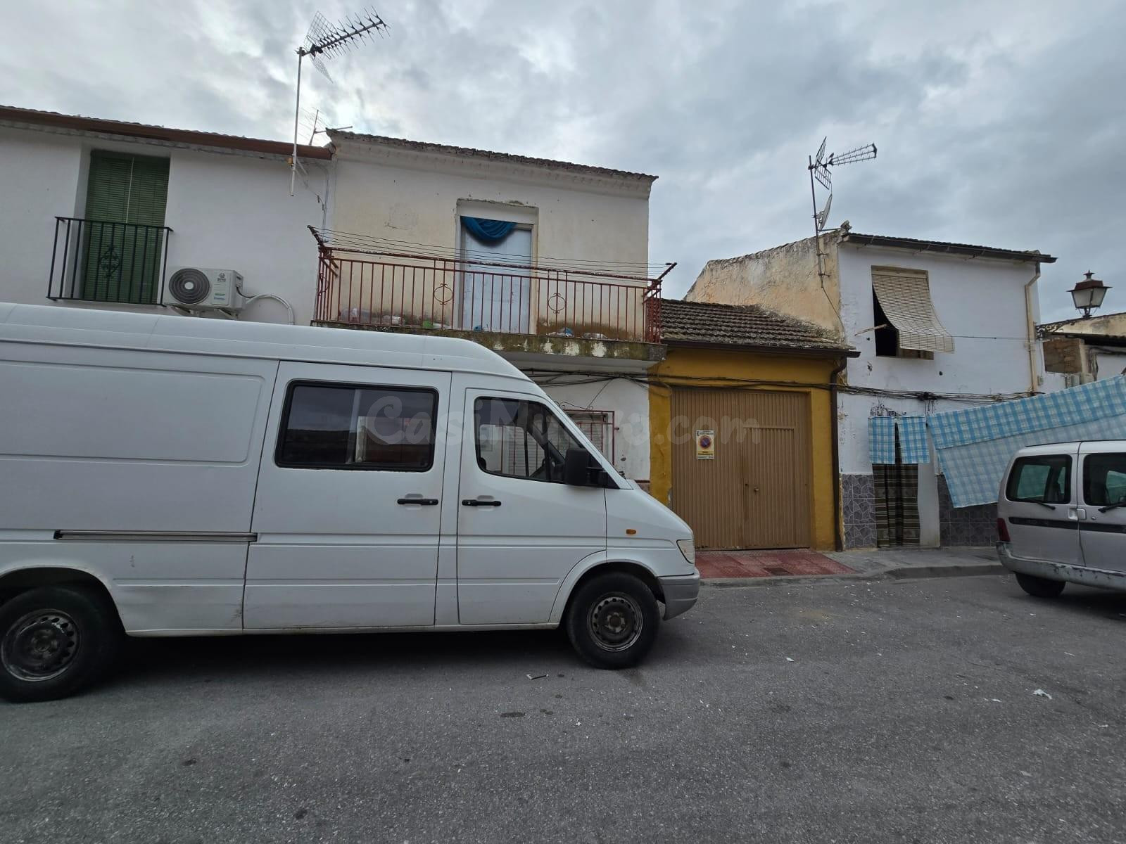 VENTA DE CASA EN FUENTE VAQUEROS (GRANADA)