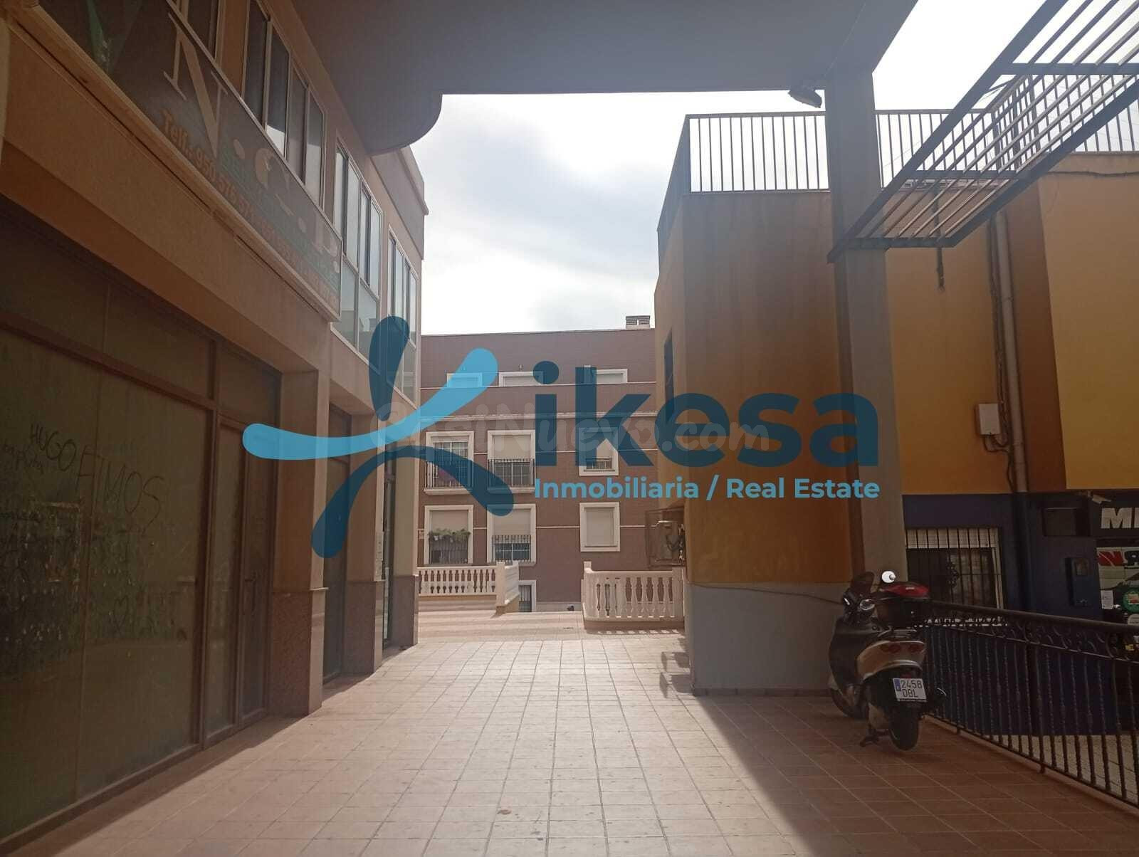 VENTA DE LOCAL EN ROQUETAS DE MAR (ALMERÍA)
