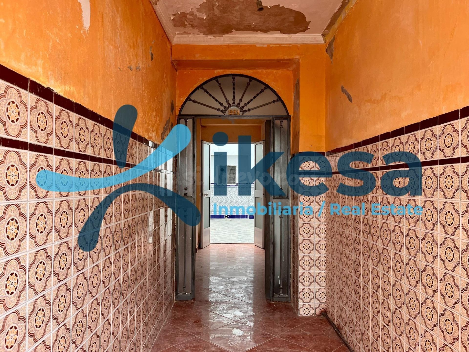 Casa adosada de planta baja + azotea - Morón de la Frontera  - foto 2