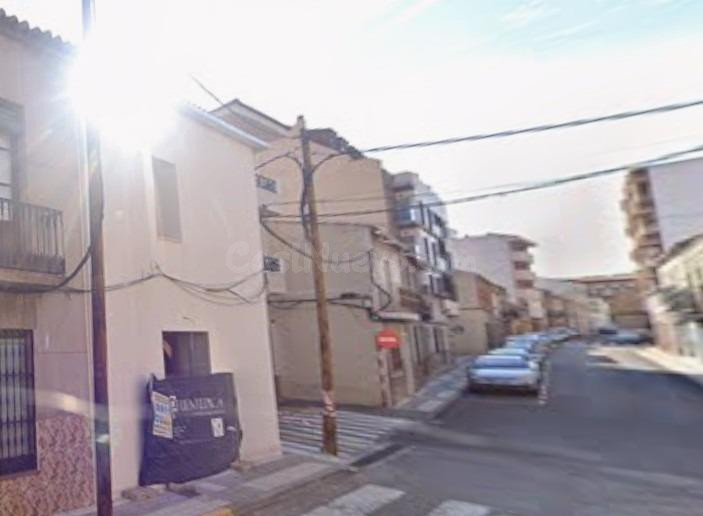 Venta de casa adosada en ARGAMASILLA DE CALATRAVA (CIUDAD REAL). SIN POSESIÓN.