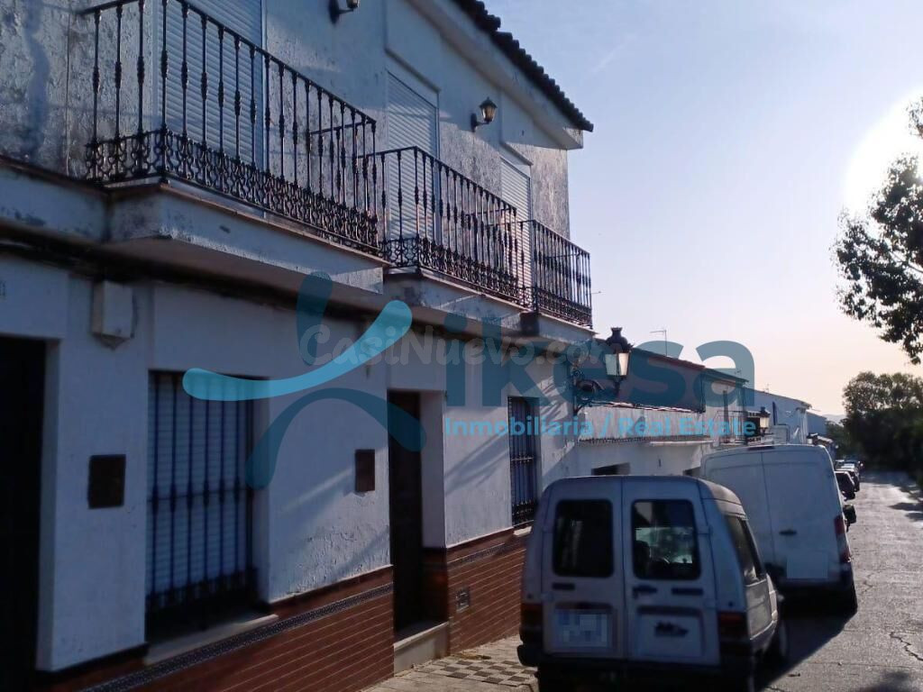 Edificio en venta en  Valverde Del Camino, Huelva. ACTIVO INMOBILIARIO SIN POSESIÓN.