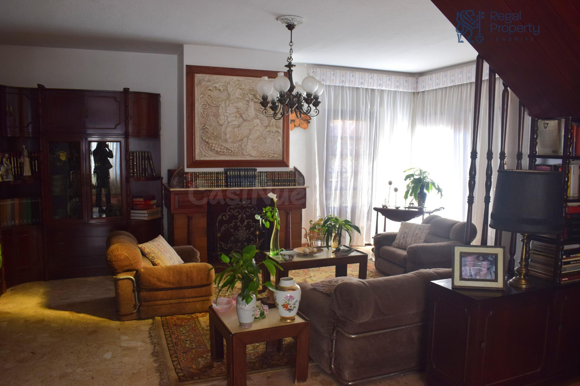 Villa exclusiva con jardines privados en Puerto de la Cruz, 