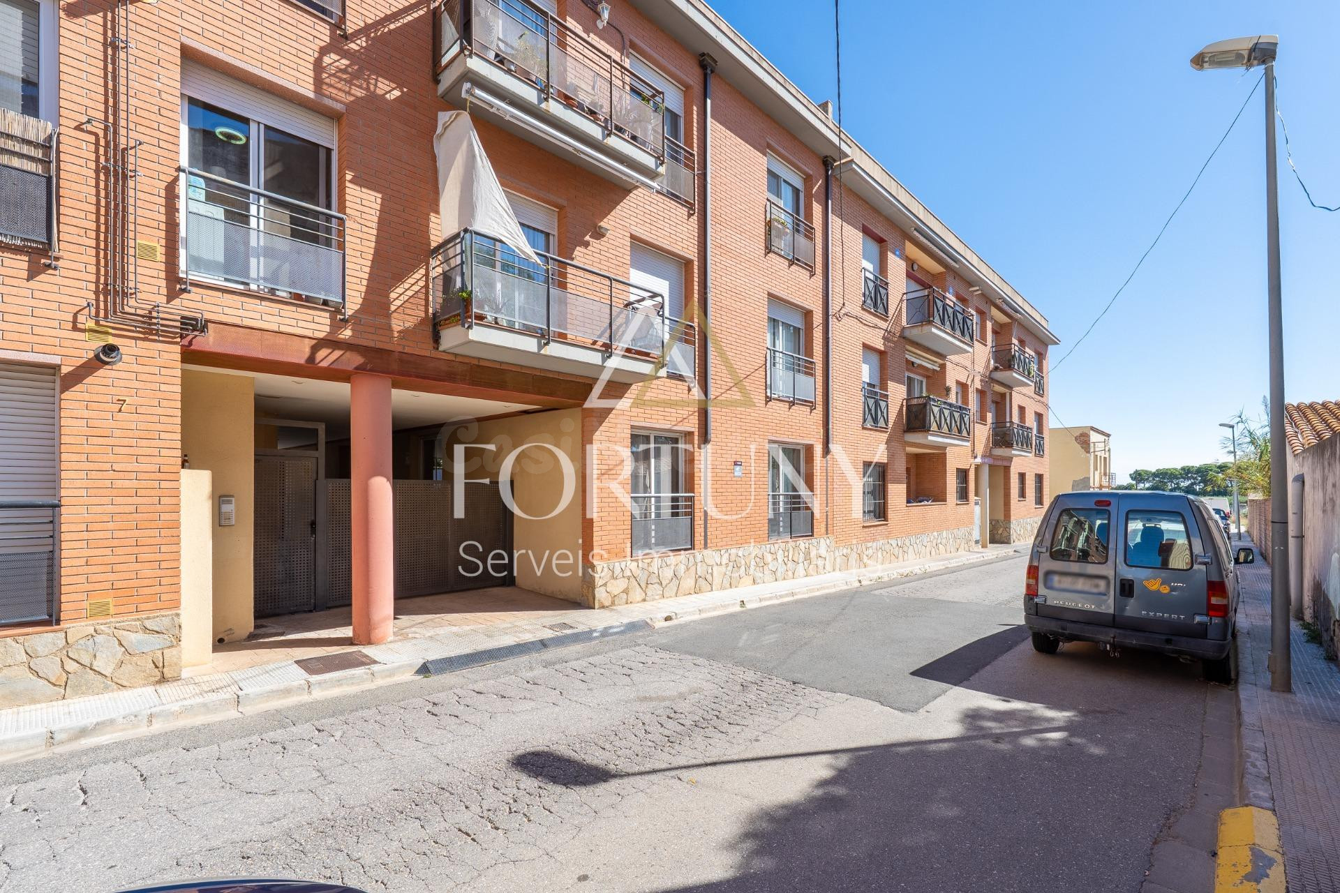 Piso en venta en Calle Vinyols, Montbrio.