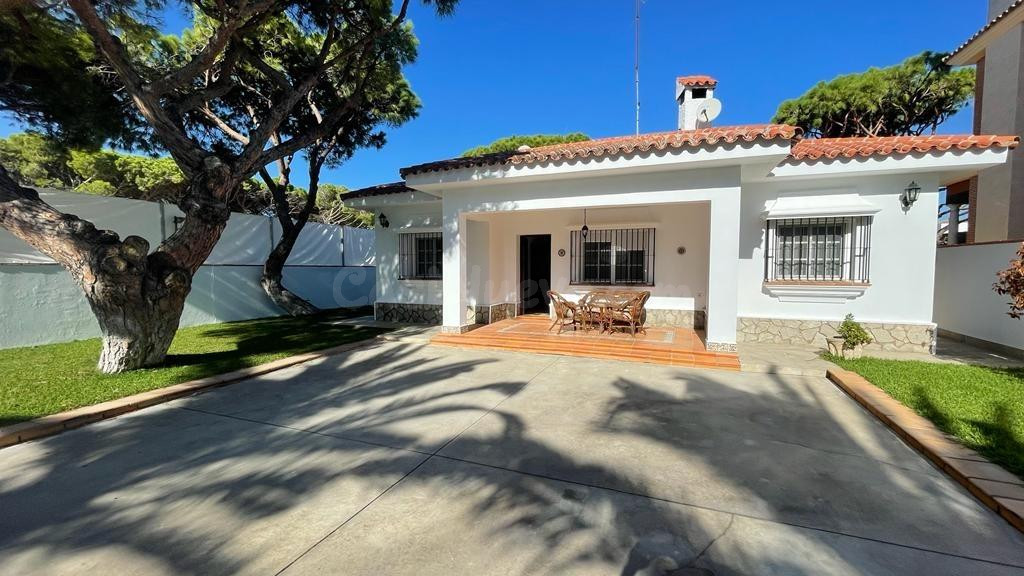CHALET EN LA BARROSA