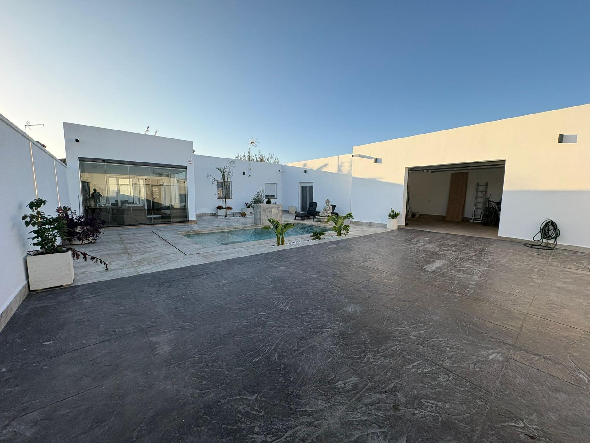 CHALET INDIVISO DE DISEÑO ZONA EL SOTILLO