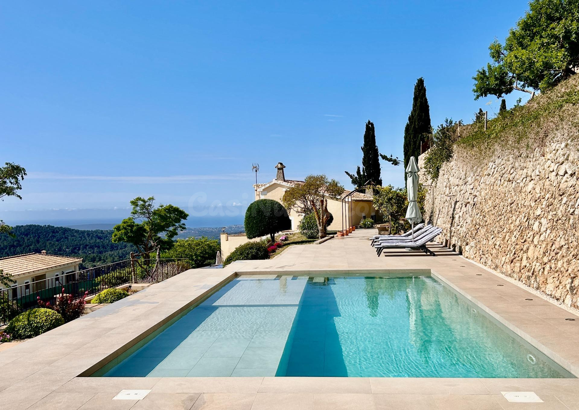 Finca con piscina y vistas panorámicas en Galilea – Alquiler a largo plazo