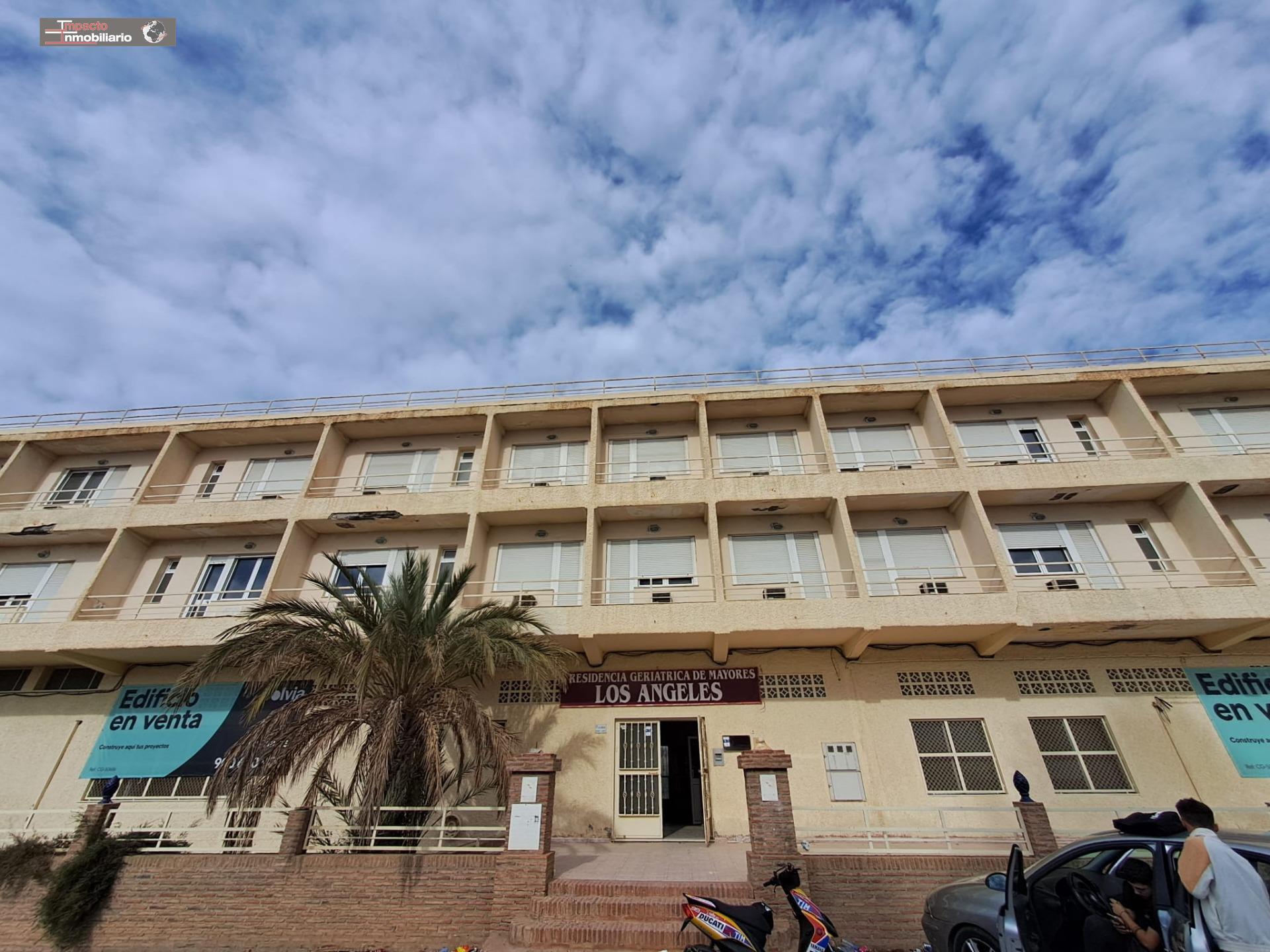 Edificio en Venta en El Alquian, Almería - Oportunidad Única