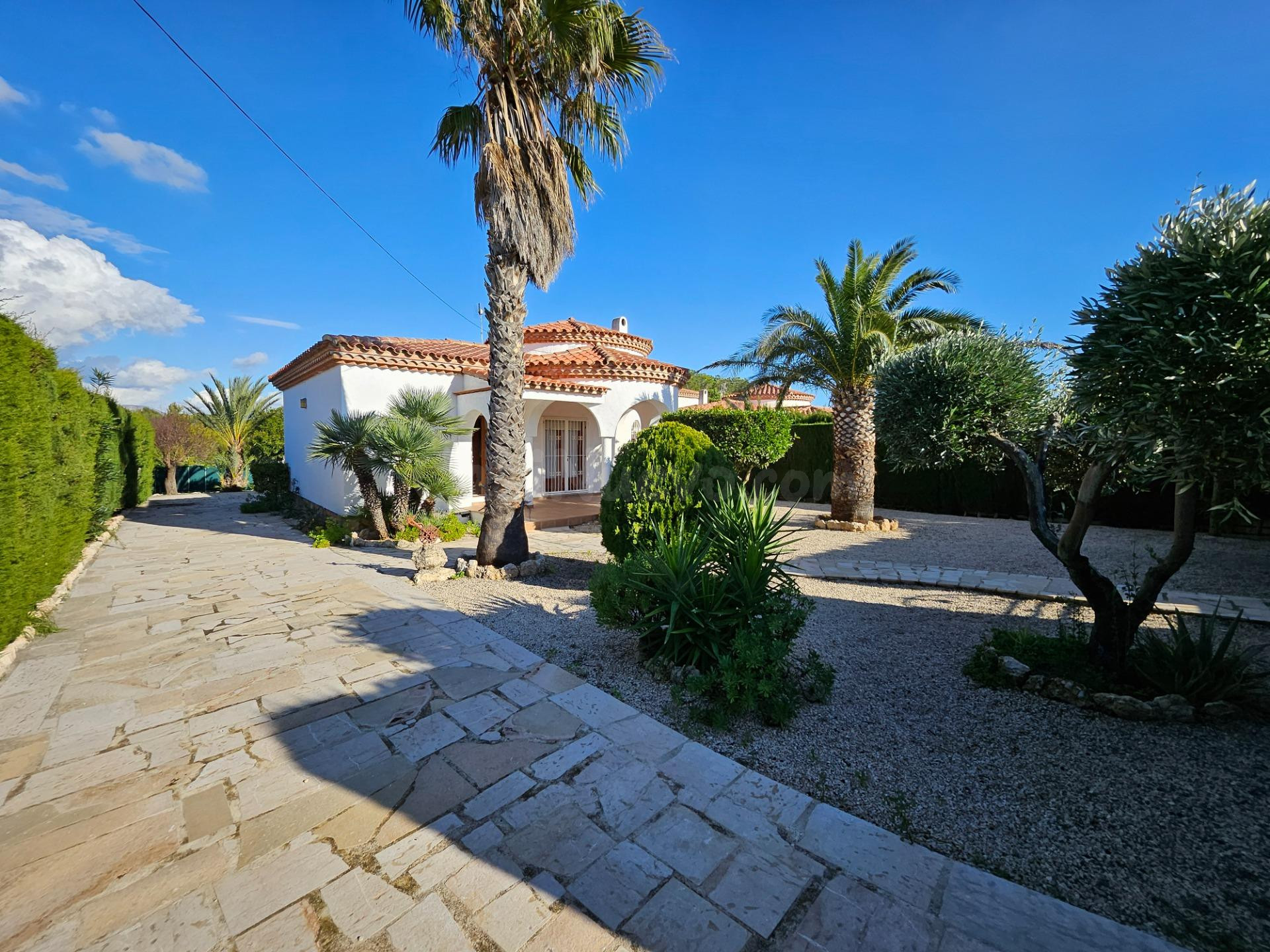 Chalet Mediterráneo con Piscina a 500m del Mar