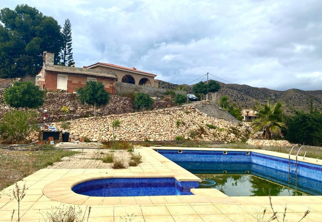 CASA RUSTICA CON VISTAS AL MAR Y PISCINA - foto 2