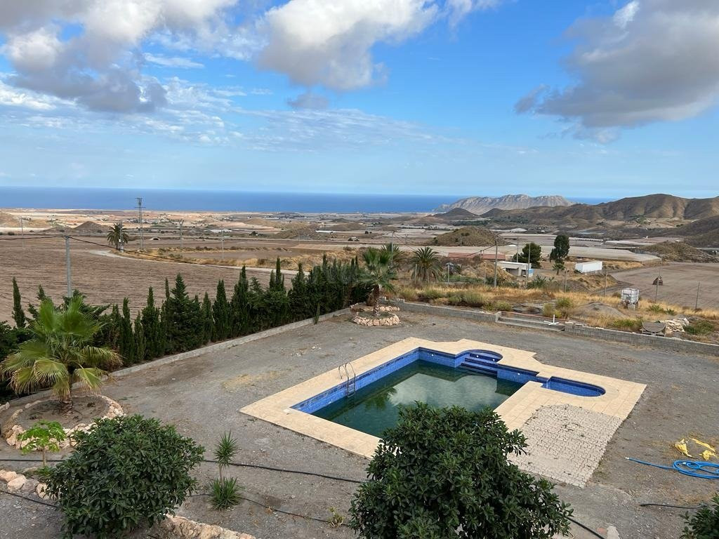 CASA RUSTICA CON VISTAS AL MAR Y PISCINA - foto 4