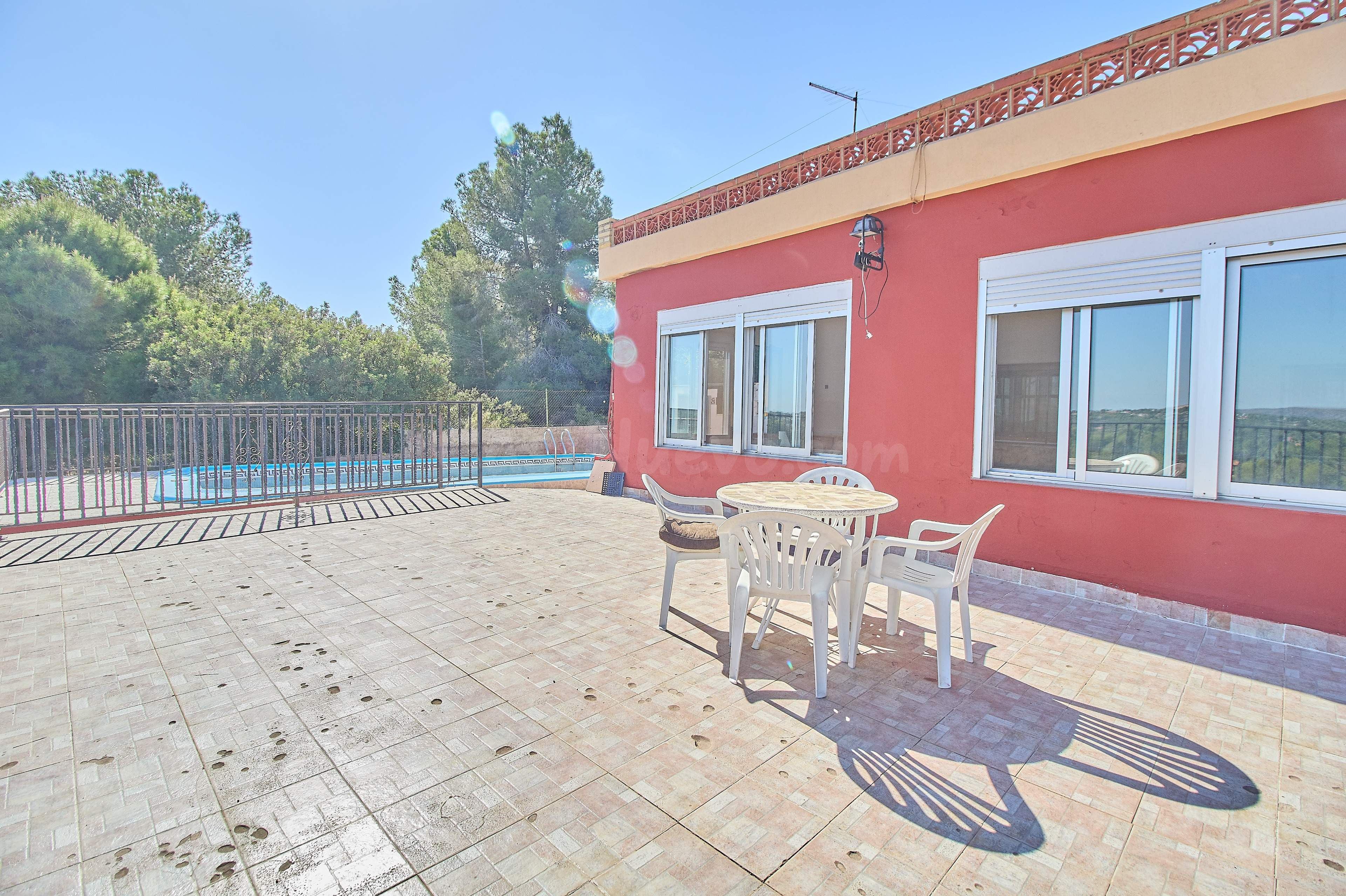 En venta Villa Consuelo a tan solo 1'5 km. de Montserrat