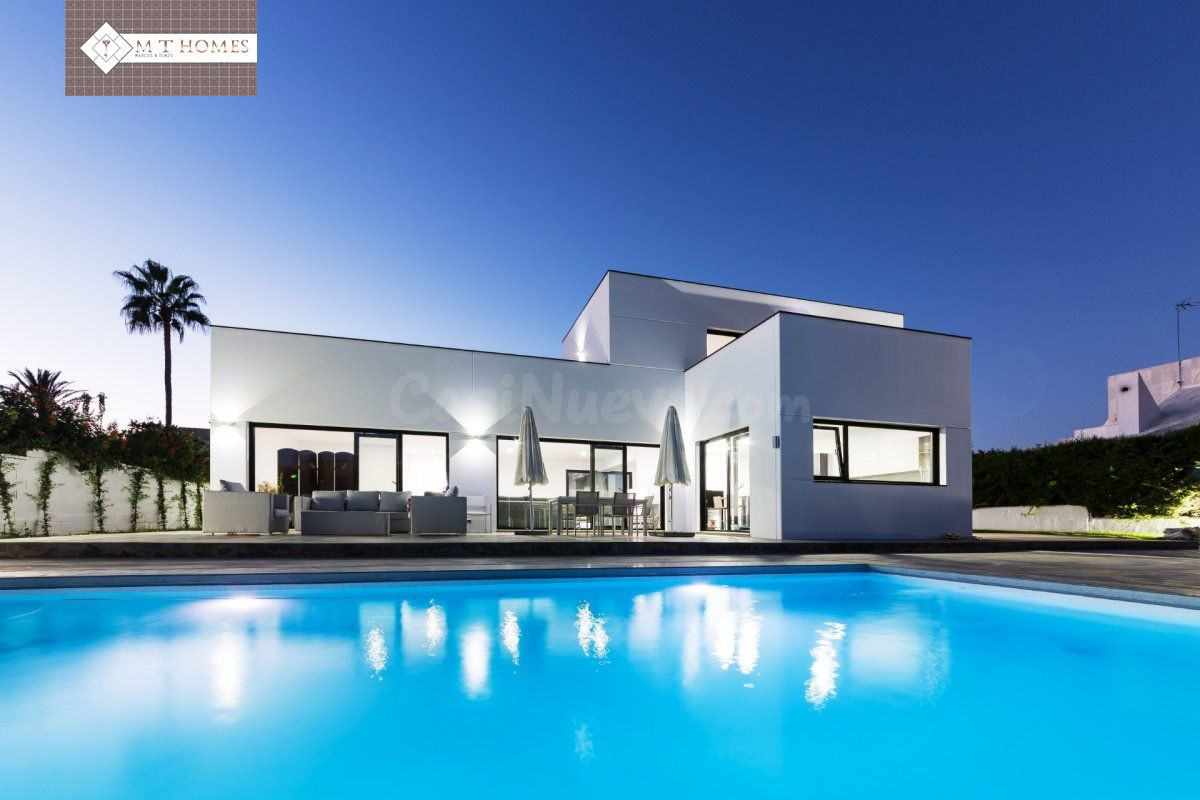 MODERNA VILLA DE LUJO INDEPENDIENTE DISPONIBLE CORTA TEMPORADA HASTA SEPTIEMBRE