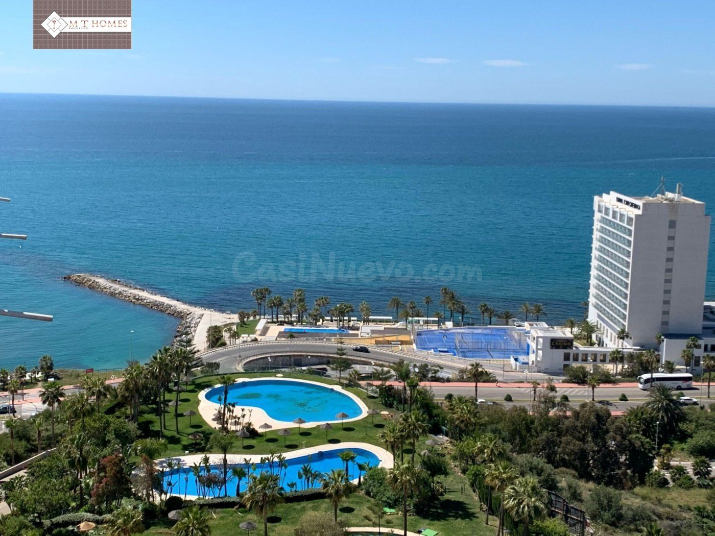 IMPRESIONANTE ÁTICO CON ESPECTACULARES VISTAS AL MAR EN BENALMADENA COSTA