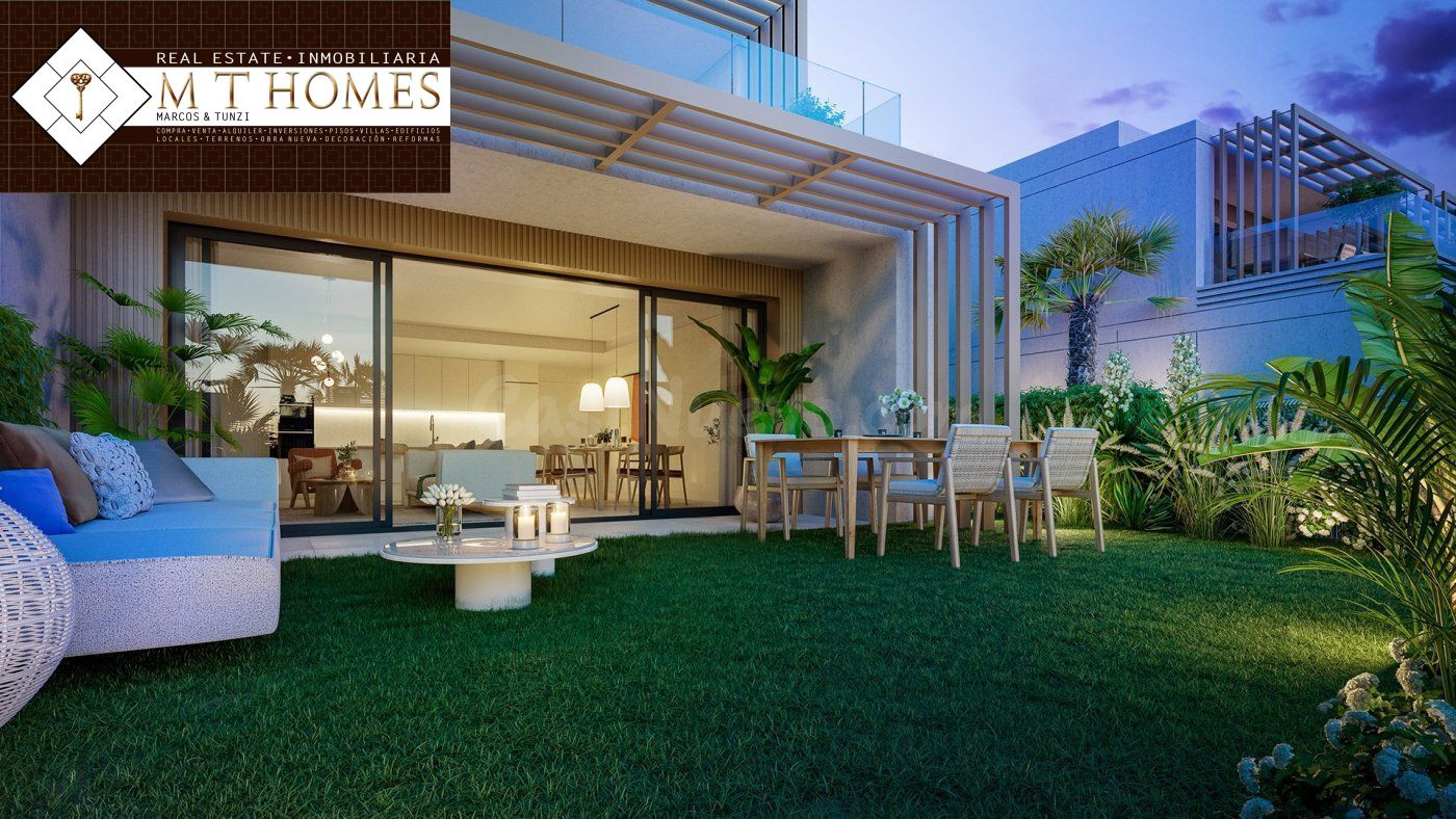 MODERNA CASA ADOSADA DE 3/4 habitaciones JUNTO AL GOLF Y CERCA DE LA PLAYA - EL CHAPARRAL