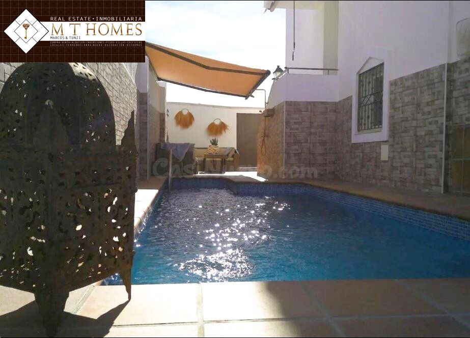 BONITA VILLA INDEPENDIENTE CON PISCINA - ASCENSOR  Y GARAJE EN FUENGIROLA - LOS PACOS