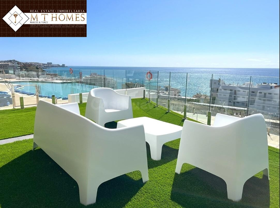 ÁTICO- DÚPLEX CON VISTAS FRONTALES AL MAR EN FUENGIROLA