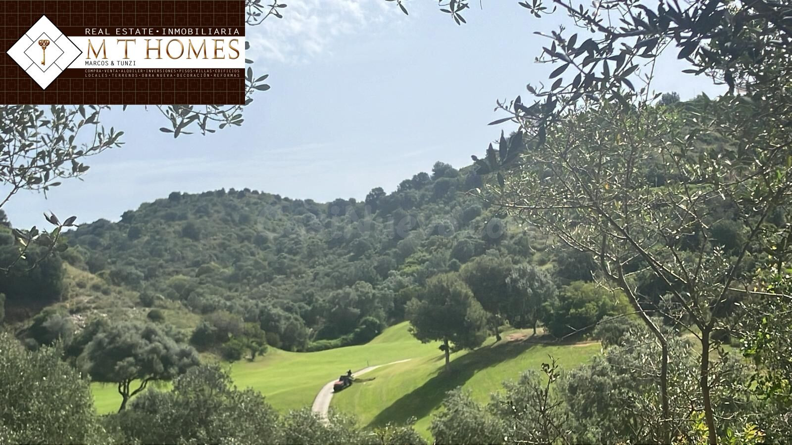 PARCELA COMERCIAL JUNTO AL CAMPO DE GOLF DE CABOPINO