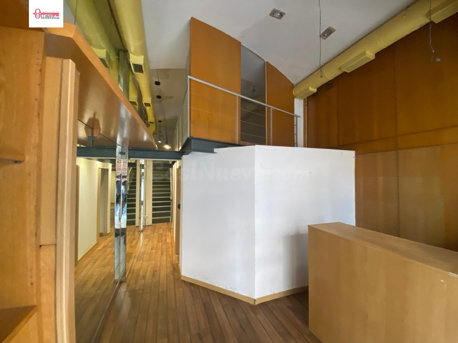 En Burgos. Barrio de gamonal. C/ Barcelona. Se vende estupendo local en primera línea