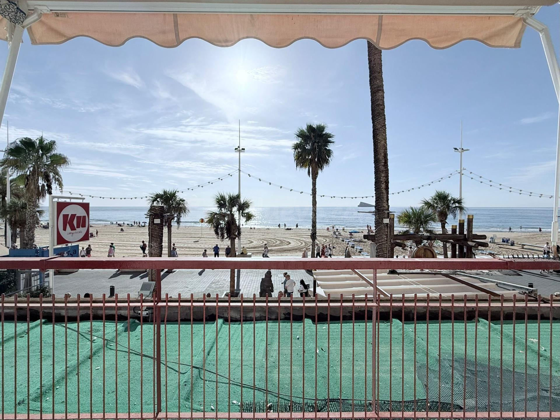 ¡Vive el sueño en primera línea de playa en Benidorm! - foto 5