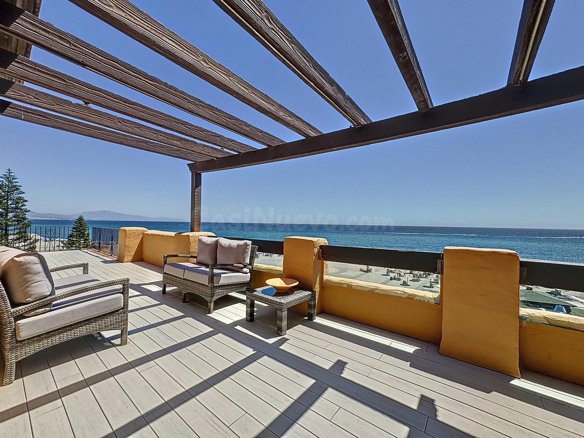 Impresionante Ático de 4 habitaciones con Vistas Inmejorables al Mar !!