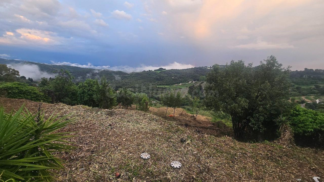 Parcela para construir una o dos casas solas o apareadas