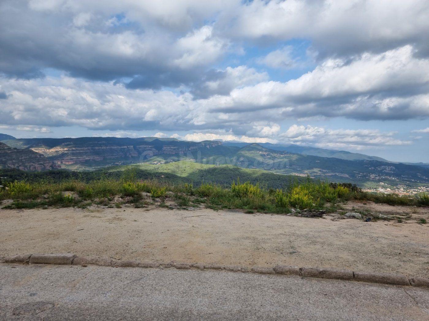 Parcela de 400 m2 para casa a 3 vientos. Vistas increibes y orientación perfecta