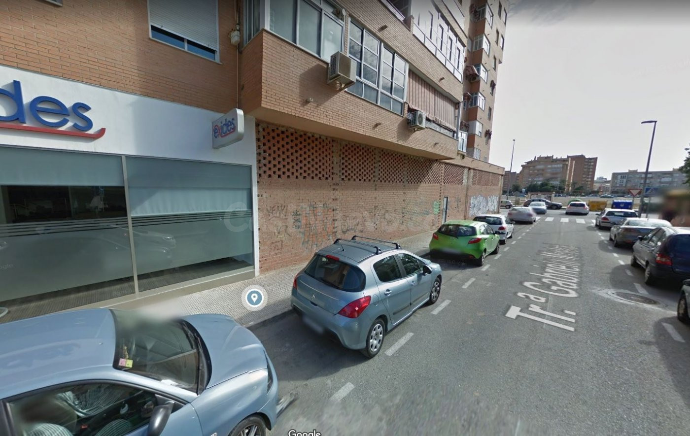 Se vende local comercial en Gabriela Mistral con 125 m2