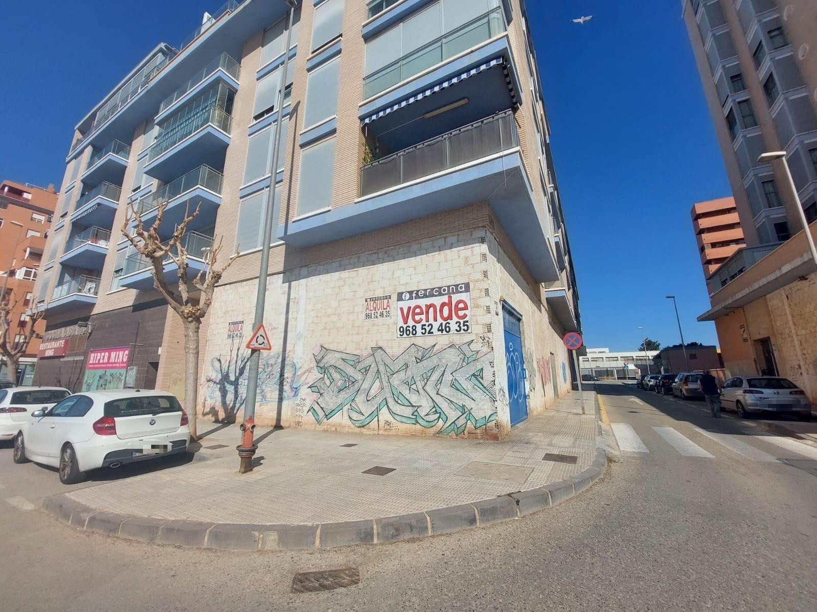 Se vende local comercial en ZONA HISPANIA y MANDARACHE con 300 m2