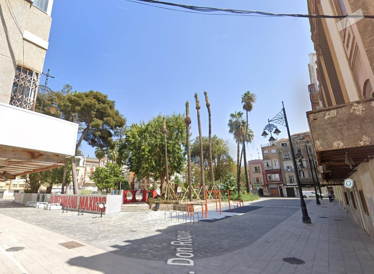 Se alquila local comercial en el casco histórico de la ciudad