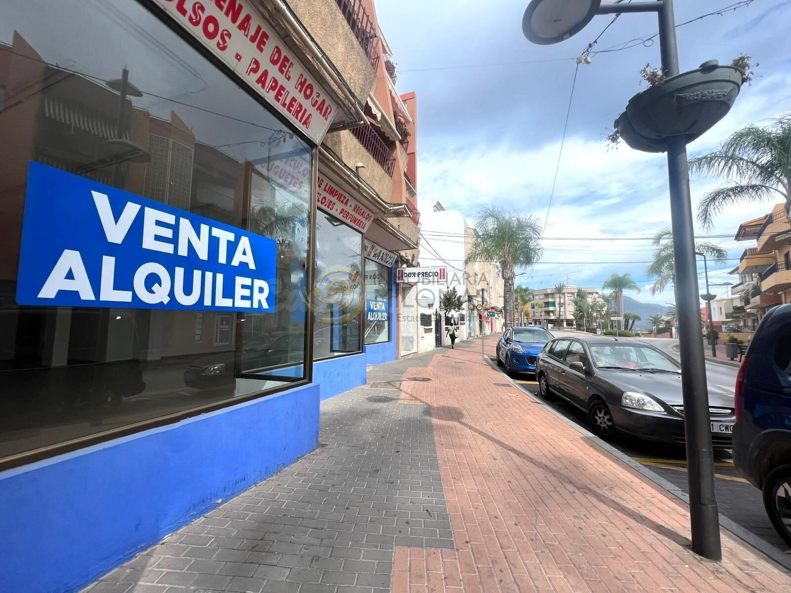 Amplio local comercial en alquiler o venta en el pueblo de La Nucia.