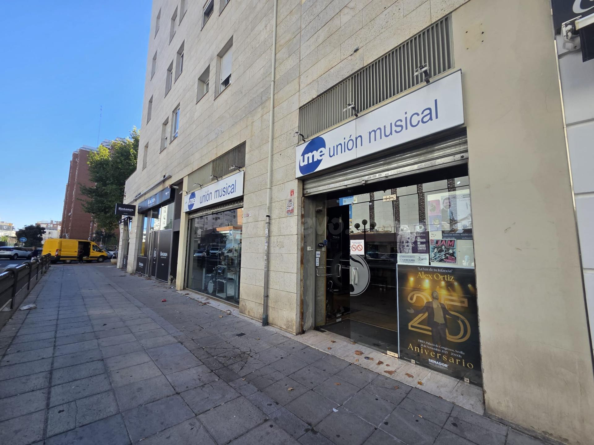 Amplio Local Comercial en Nervión