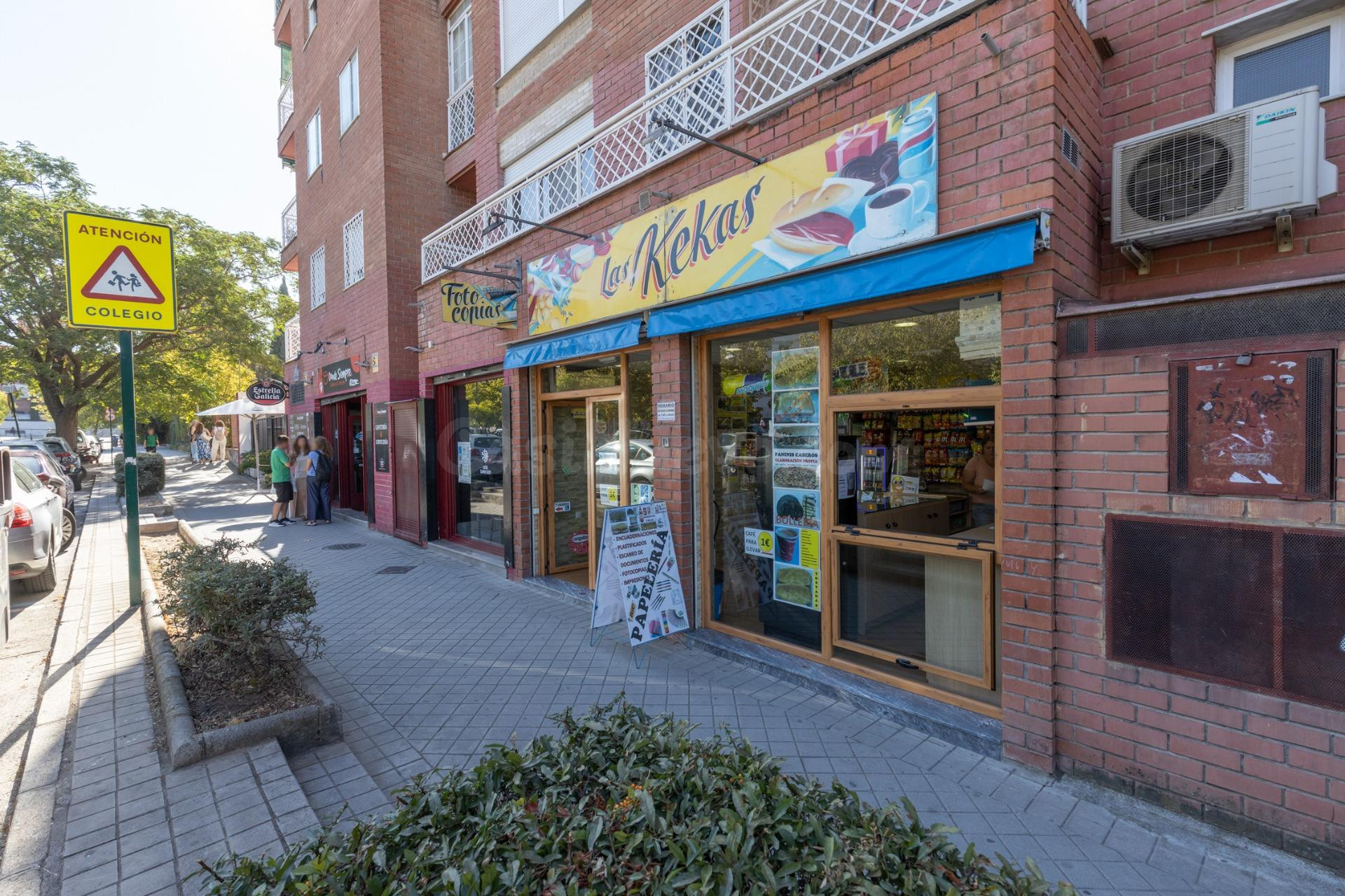 Local en venta junto al instituto Zaidín Vergeles – Listo para empezar tu negocio