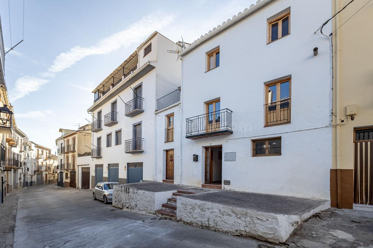 GR3929 - Alhama de Granada - Casa de pueblo reformada con patio delantero y azotea