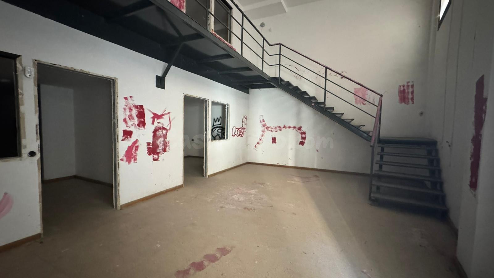Amplio Local Comercial en Venta - Oportunidad Única en Valls